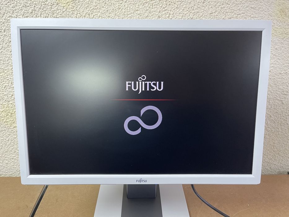Монитор Fujitsu 22”