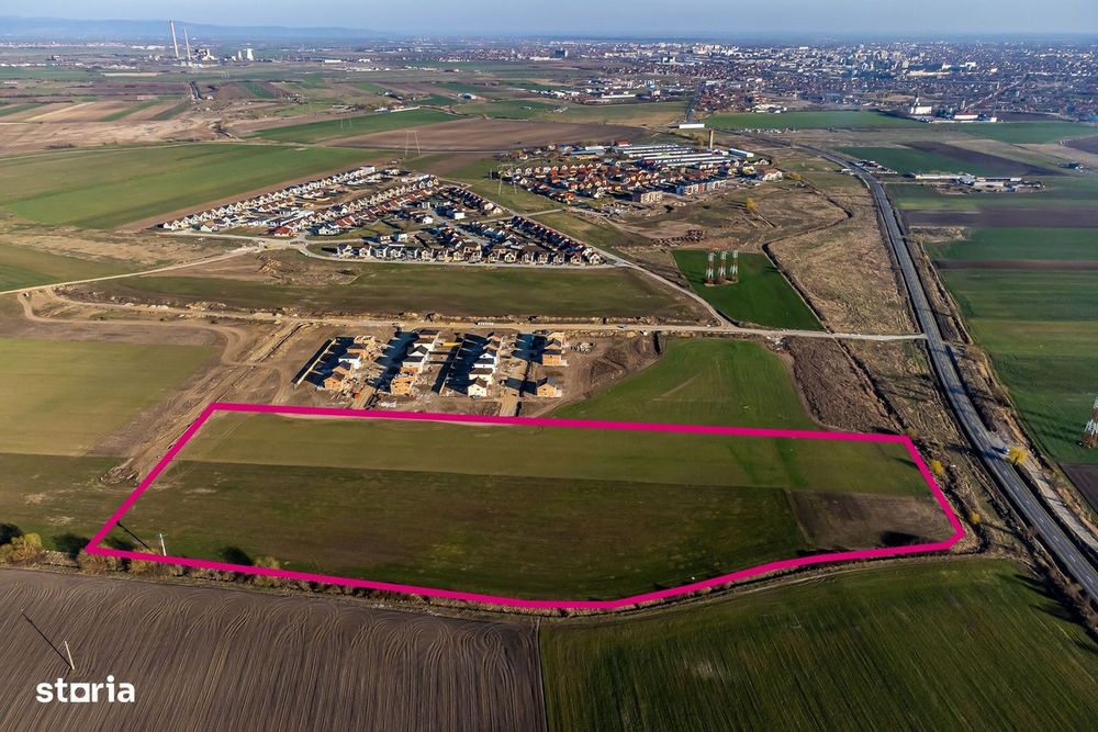 Teren de case lipit de Cartierul Westfield