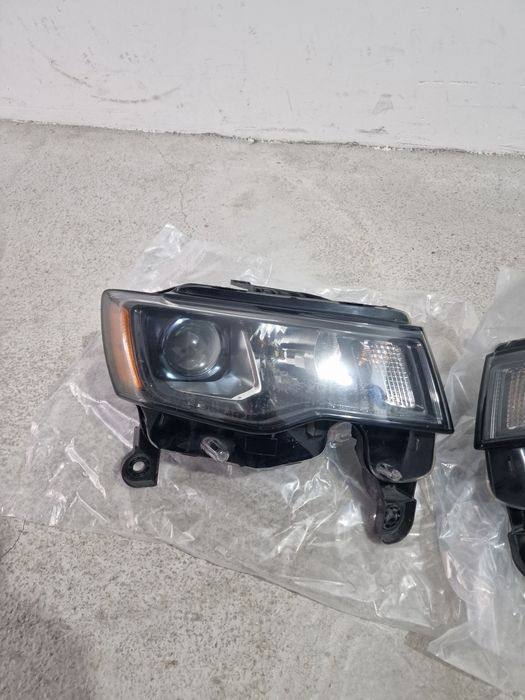 Фарове За Jeep Grand Cherokee WK2