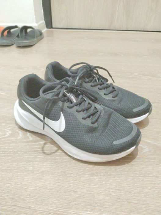 Nike revolution 7