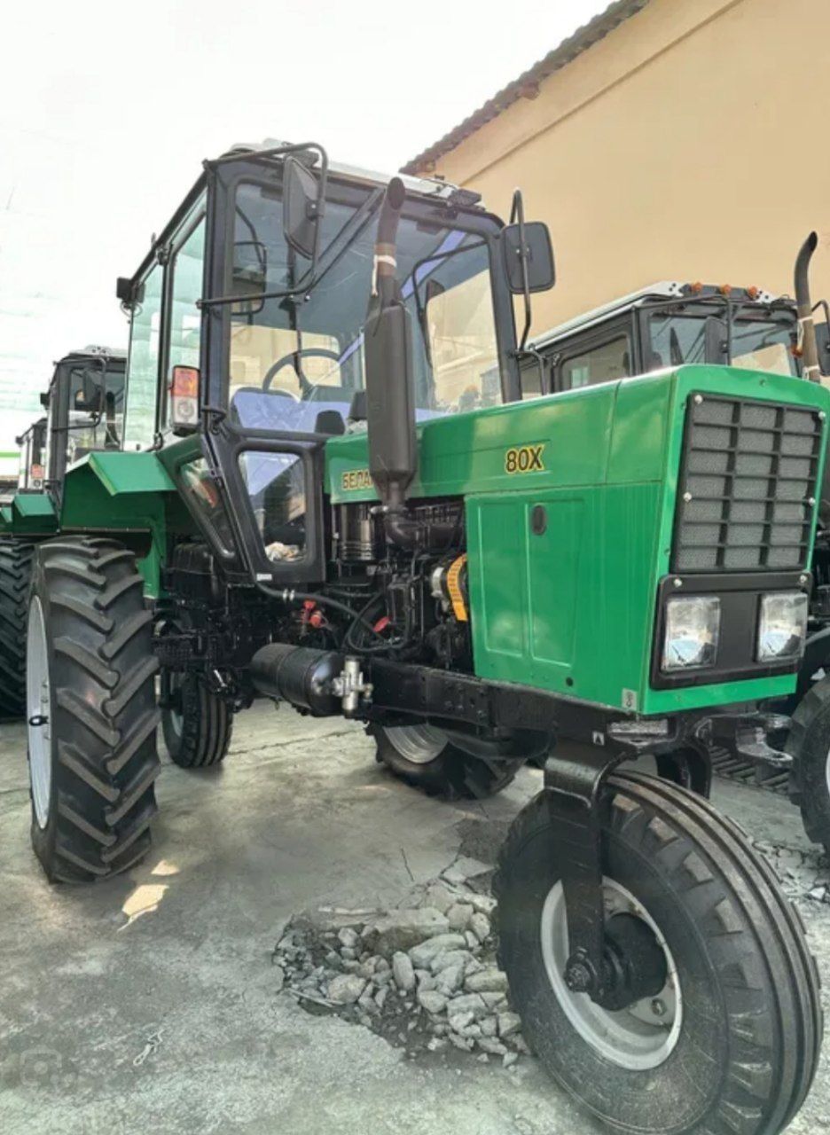 Traktor Belarus 80X