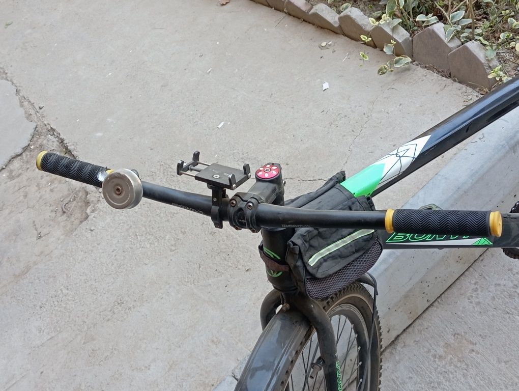 Velosiped 26 sotiladi aybi yoʻq. Narxi 850 ming soʻm.