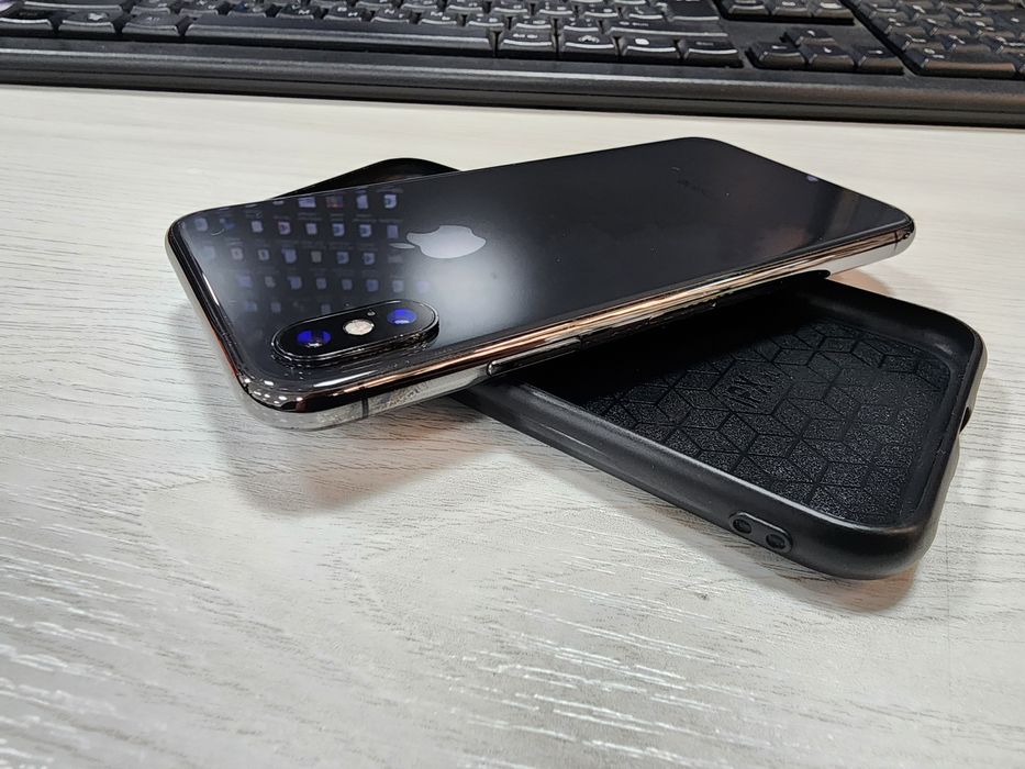 Iphone X LL/A 256Gb Продаю быстро, телефон ещё не открывался.
