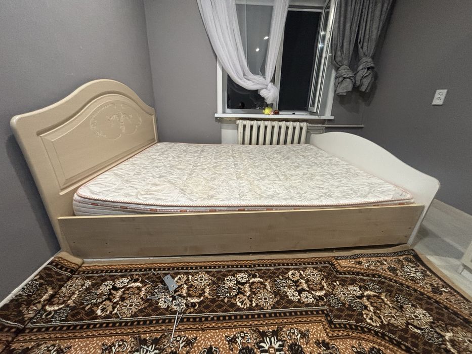 Спальный кровать