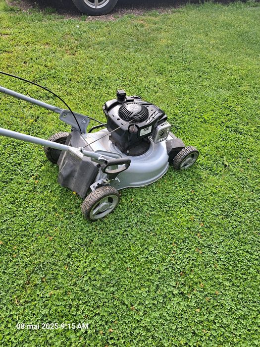 Vând mașina tuns gazon LUX TOOLS