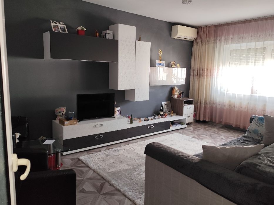 Vand apartament sau schimb cu casa