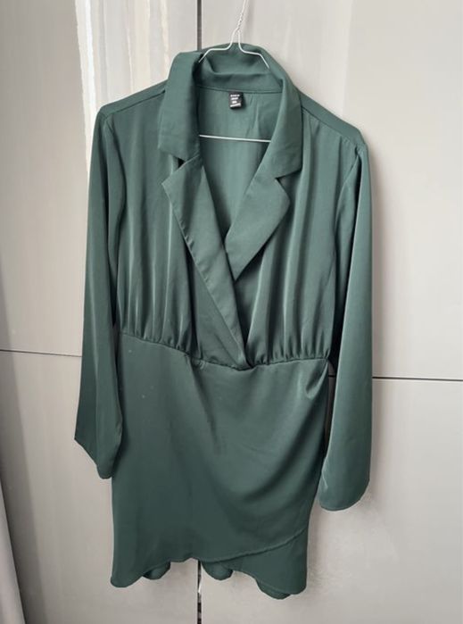 Дамска рокля с дълъг ръкав