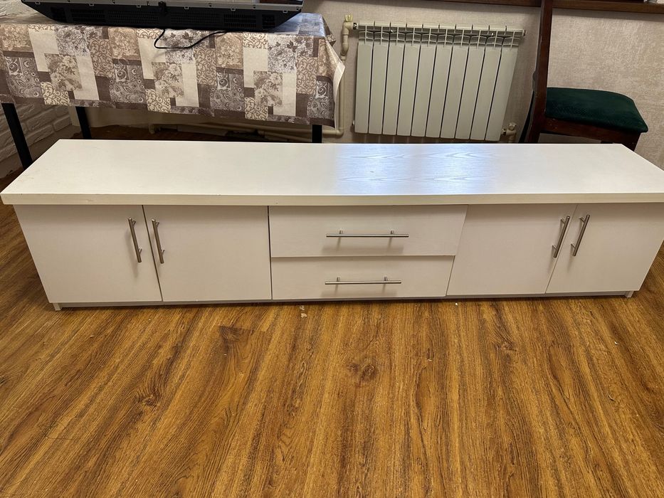 Камод под телевизор