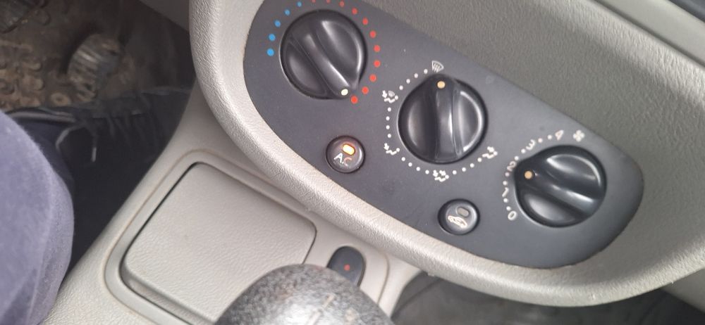 Renault clio symbol 1.4 GPL