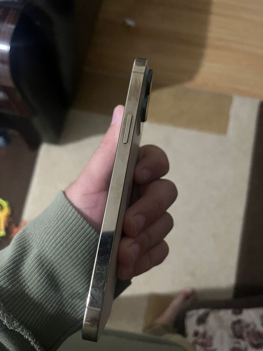 Vand iphone 13 pro max gold