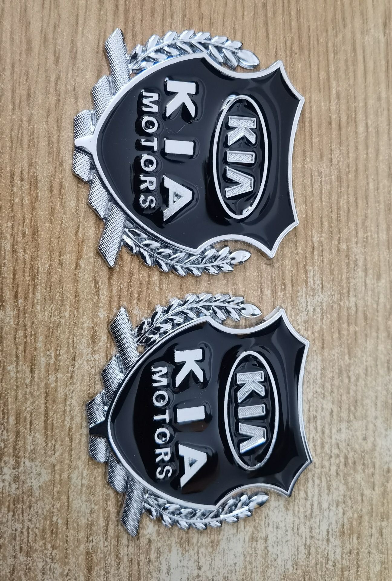 Embleme Kia din metal si plastic