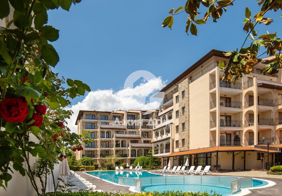 Продава се Тристаен апартамент в к.к. Слънчев бряг - 99 кв.м за 859 €/кв.м - Снимка #9