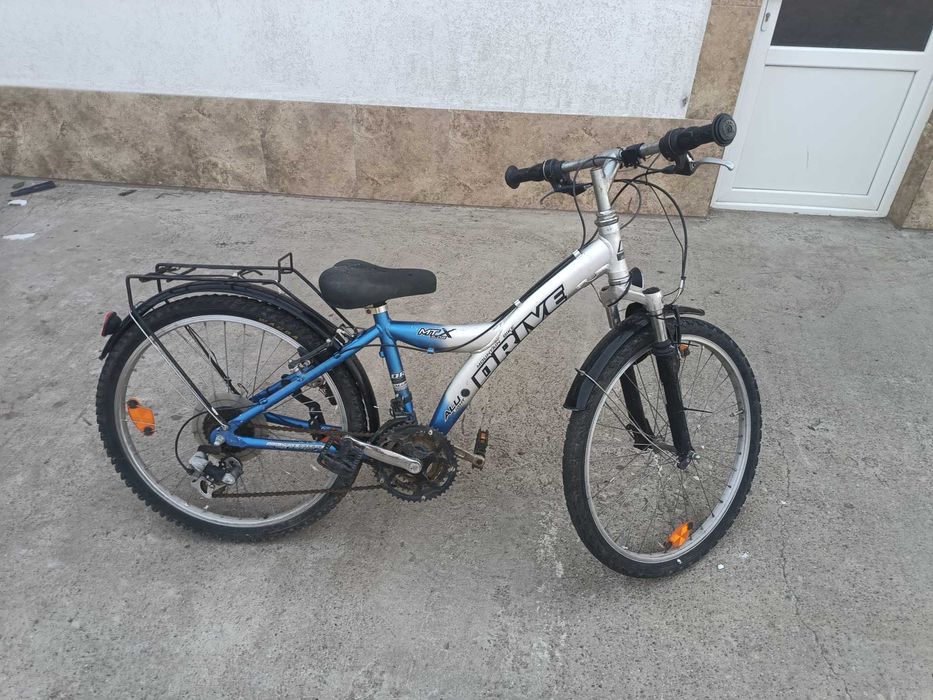 Vând bicicleta mountain bike folosita