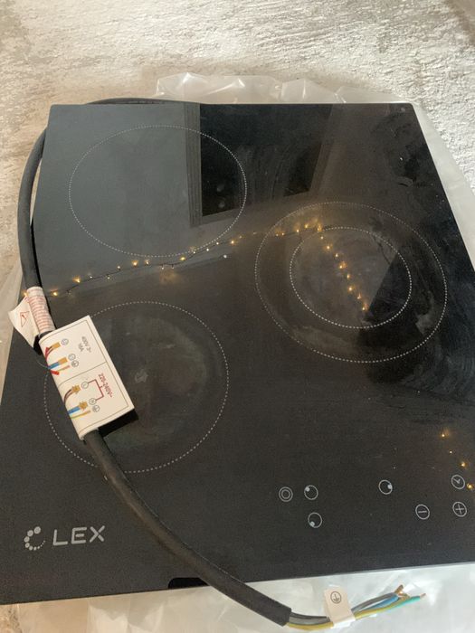 Варочная панель LEX EVH 430 BL