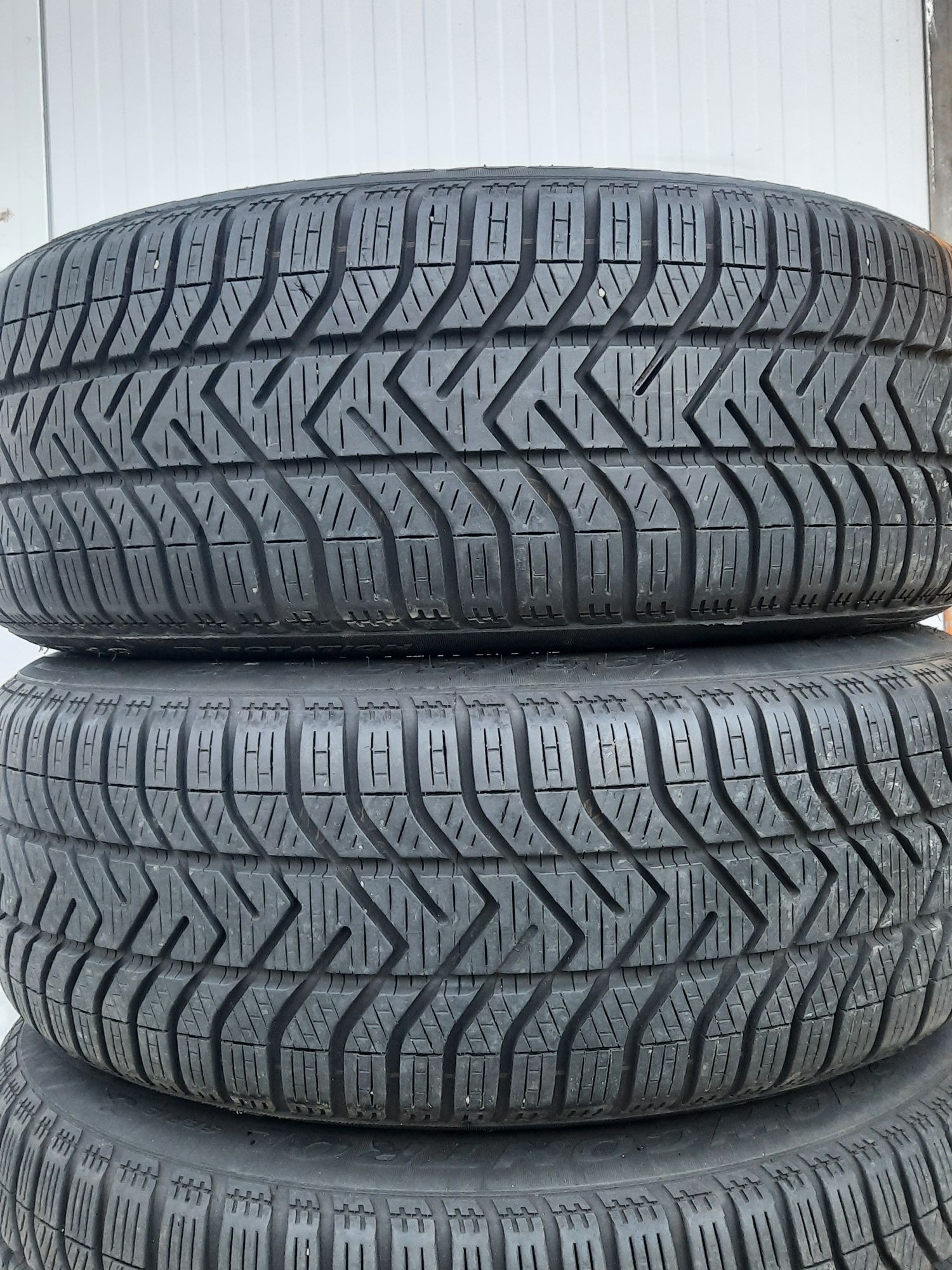 4 Броя 195/55/16 Pirelli 2x7,2mm 2x6,8mm RunFlat