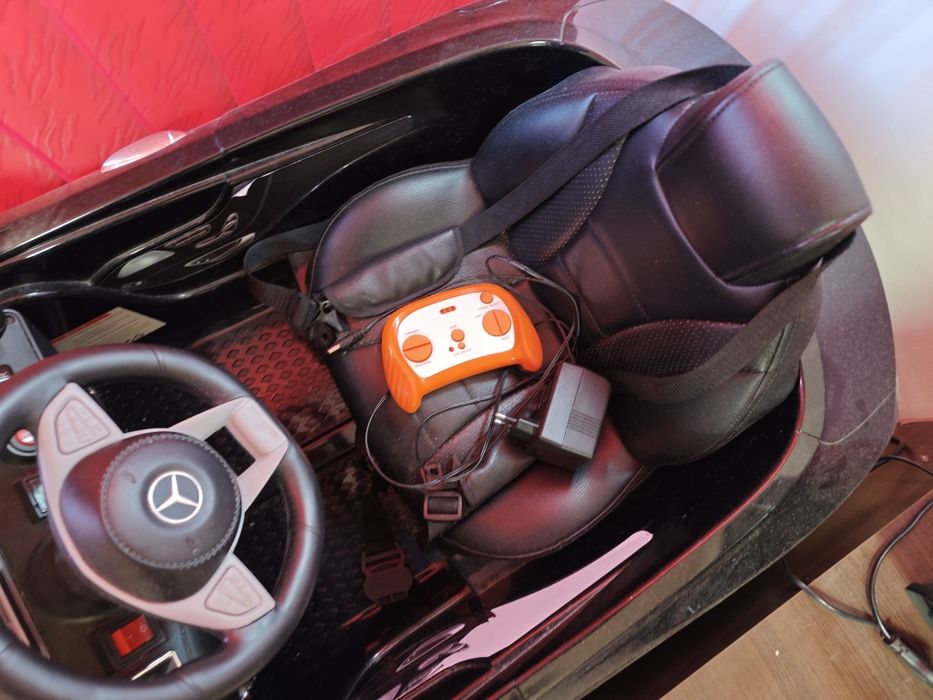 Mercedes с Гуми Инна акумулаторна количка за деца