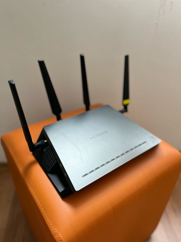 Router netgear x 4 7500 v1   2350