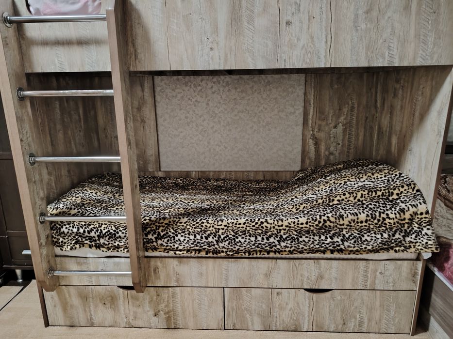 Продаётся двухярусная кровать в хорошем состоянии