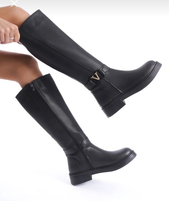 Дамски ботуши черни с нисък ток