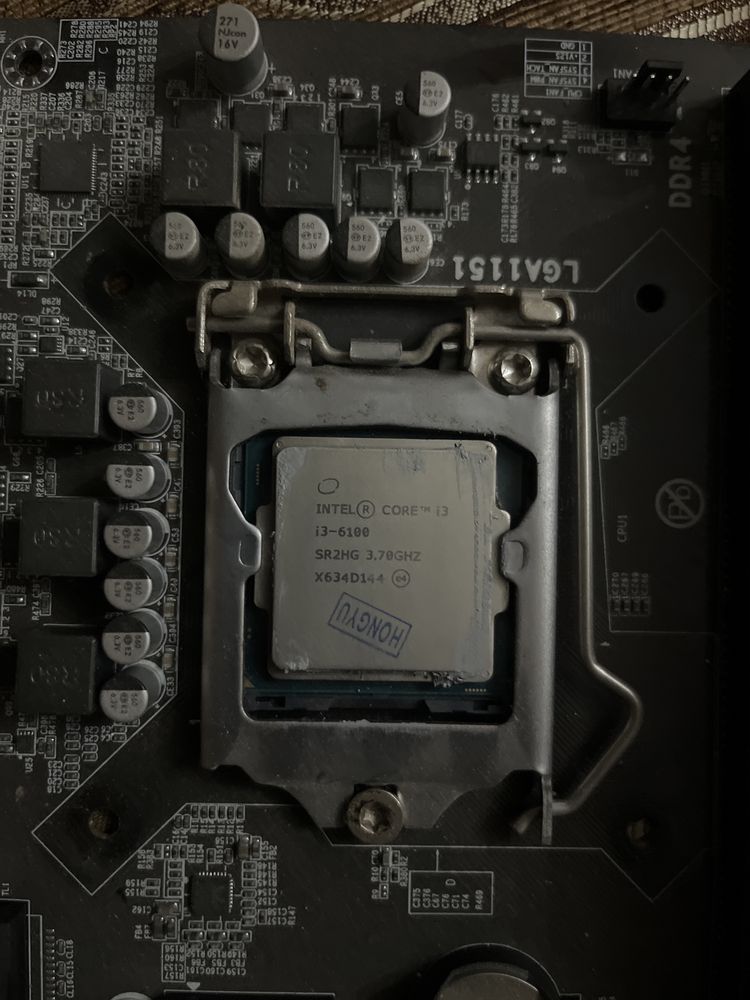 Продам материскую плату в сборе ddr 4