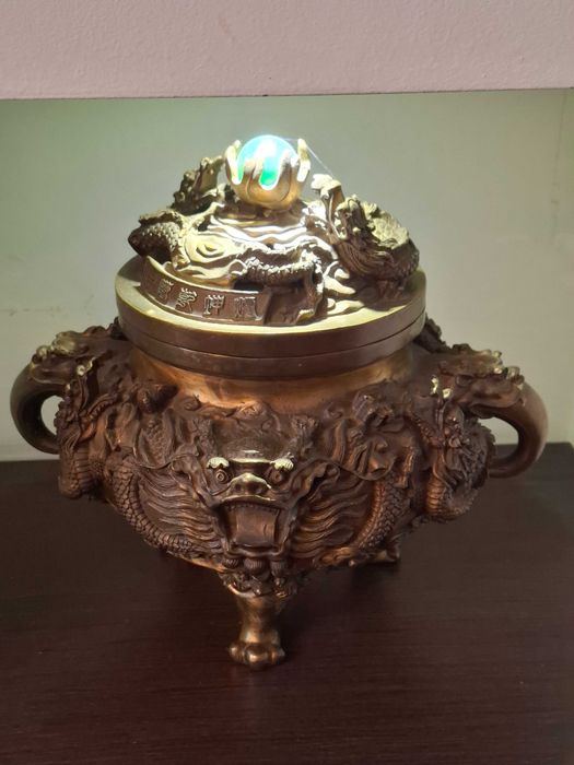 Urna bronz capac