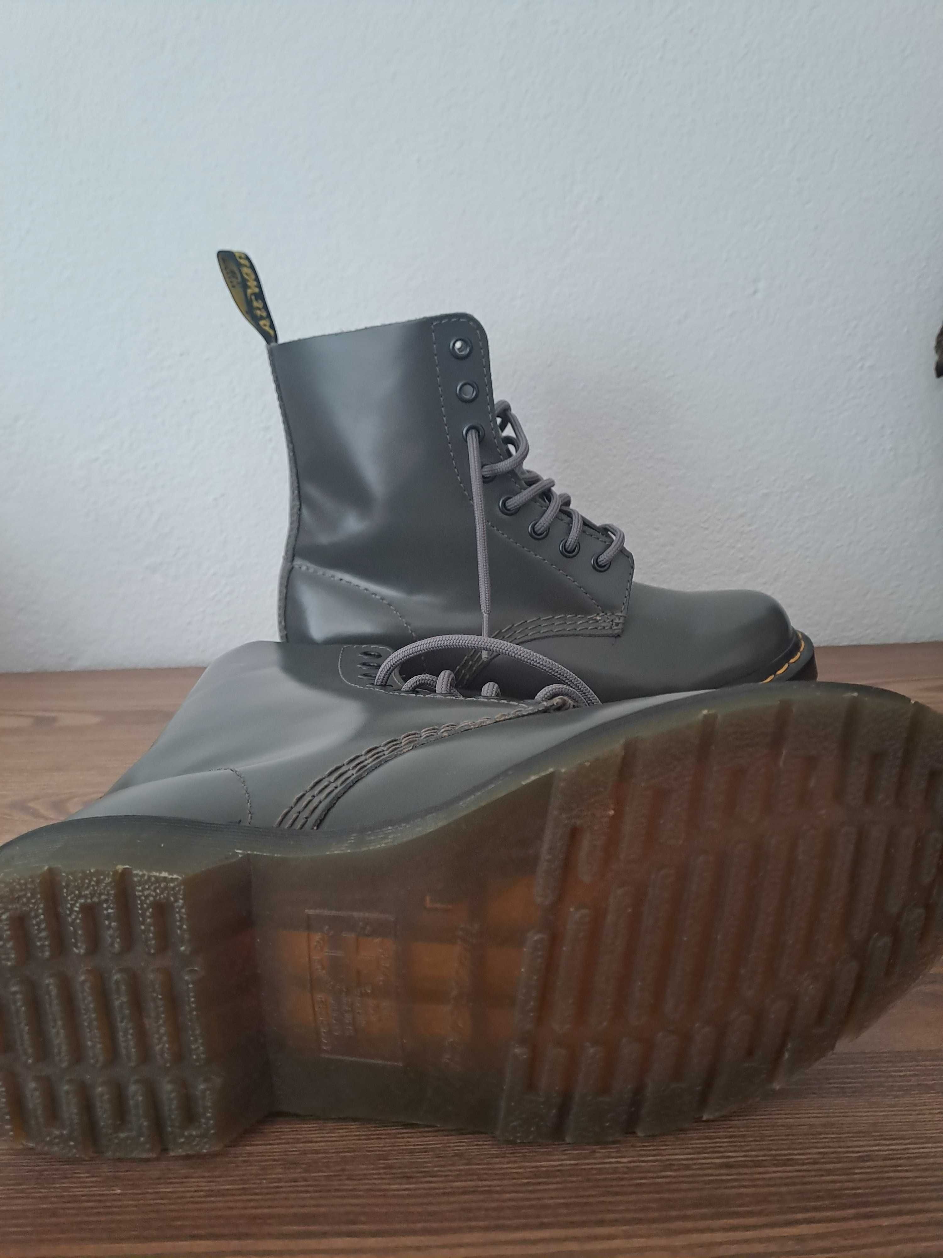 Кубинки Dr. Martens