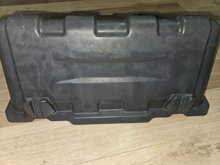 Vand cutie bateri iveco