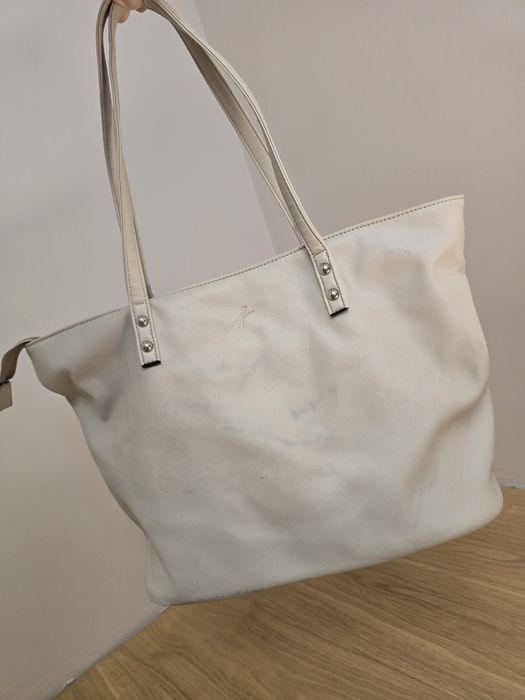 Бежова дамска чанта