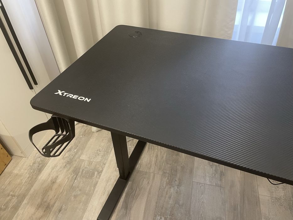 Компьютерный стол Xtreon