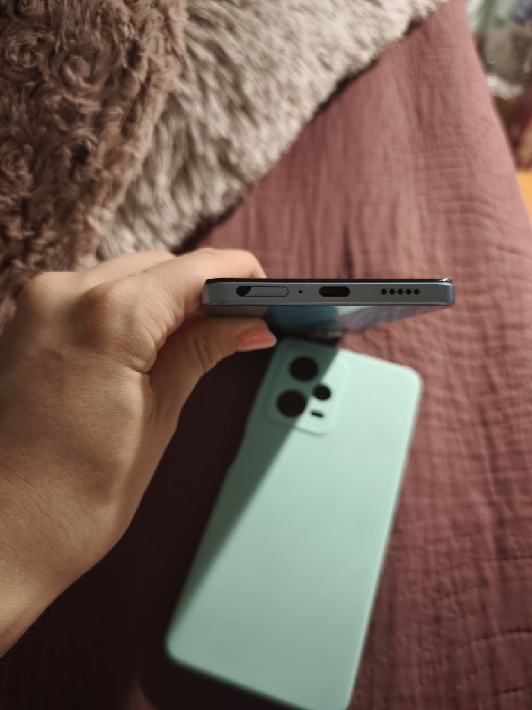 Xiaomi Redmi Note 12 Pro 5 G - 128 GB + кейс