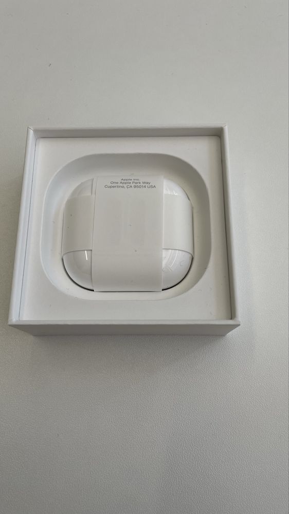 Airpods 4. Отворени, пробвами, но не използвани