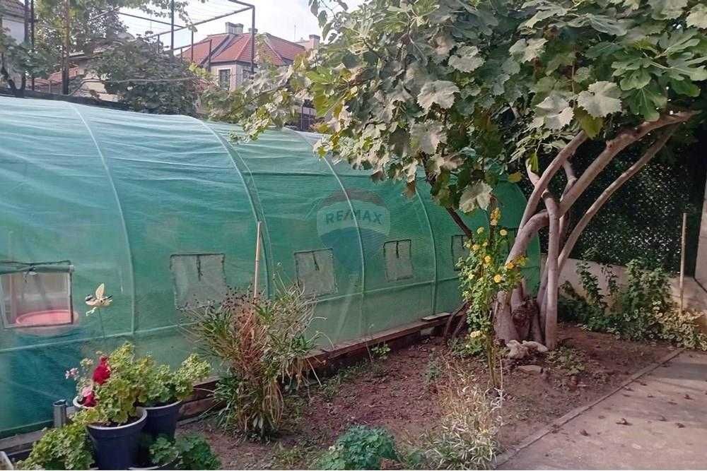 Етаж от къща  Окръжна Болница - За продажба - гр. Варна, България
