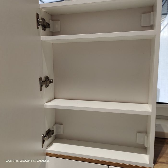 Зеркальный шкафчик новый шириной 40 см