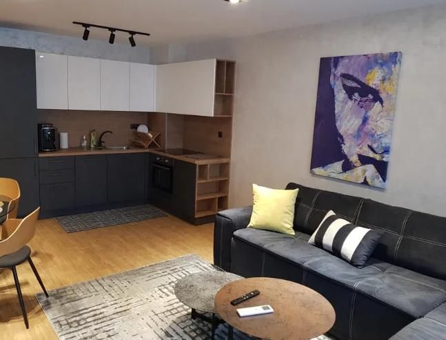 Дава се под наем Двустаен апартамент в Пловдив, Кършияка - 77 кв.м за 600 € - Снимка #2