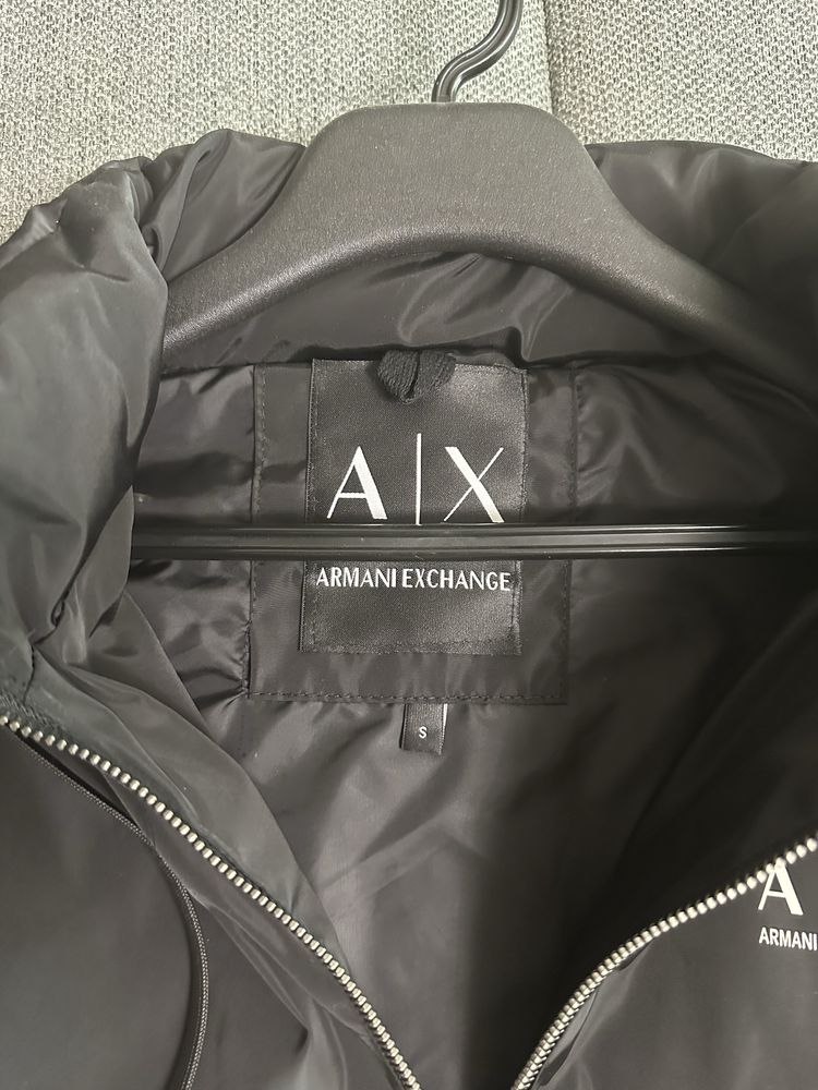 Armani Exchange-чисто ново с етикет