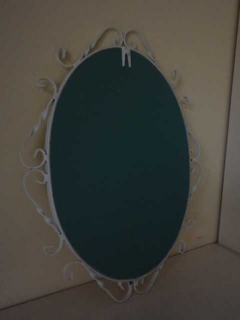 Винтидж огледало с метална рамка