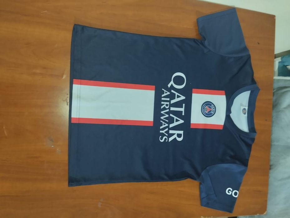 Продам футбольную одежду Messi