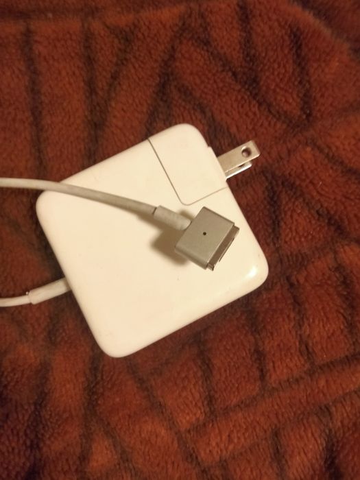 MacBook charger/incarcator