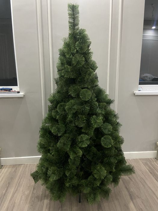 новогодняя елка, без украшений