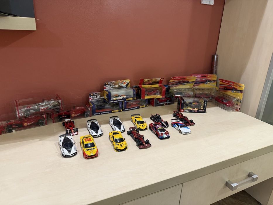 Колекция- колички Ferrari