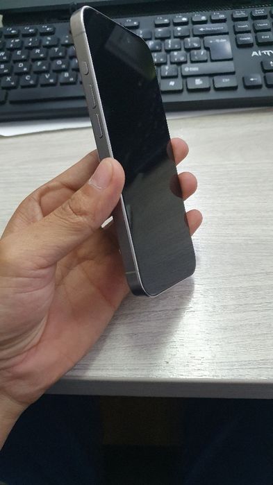 Iphone 15 pro natural titanium