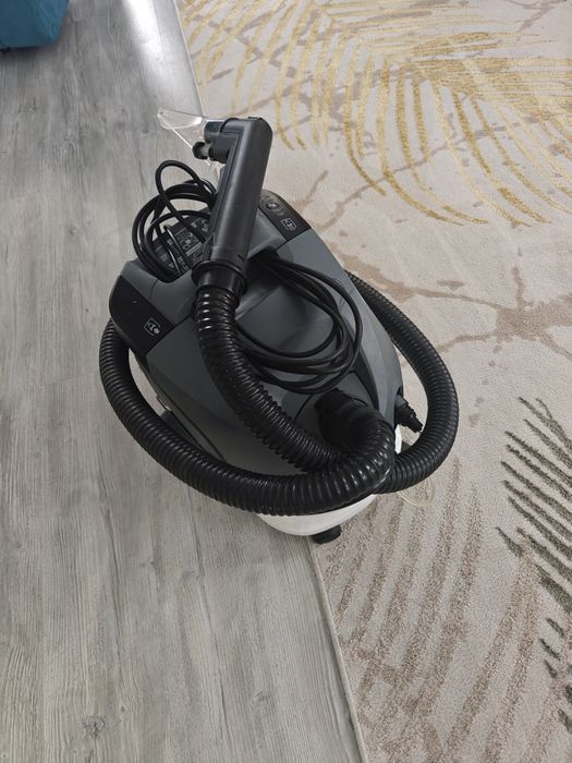 Închiriere aspirator inserție extracție Karcher se 6.100