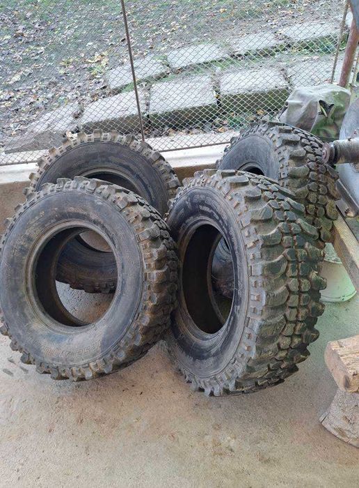 vand 4 cauciucuri simexuri 265/75/16