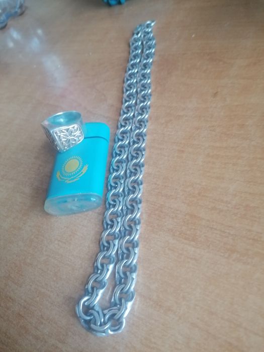 Продам цепочку серебро