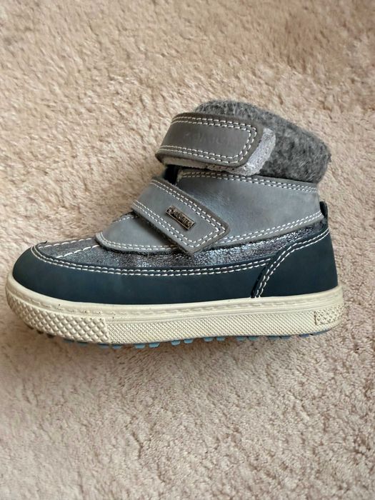 Ботушки Primigi 25номер, в отлично състояние