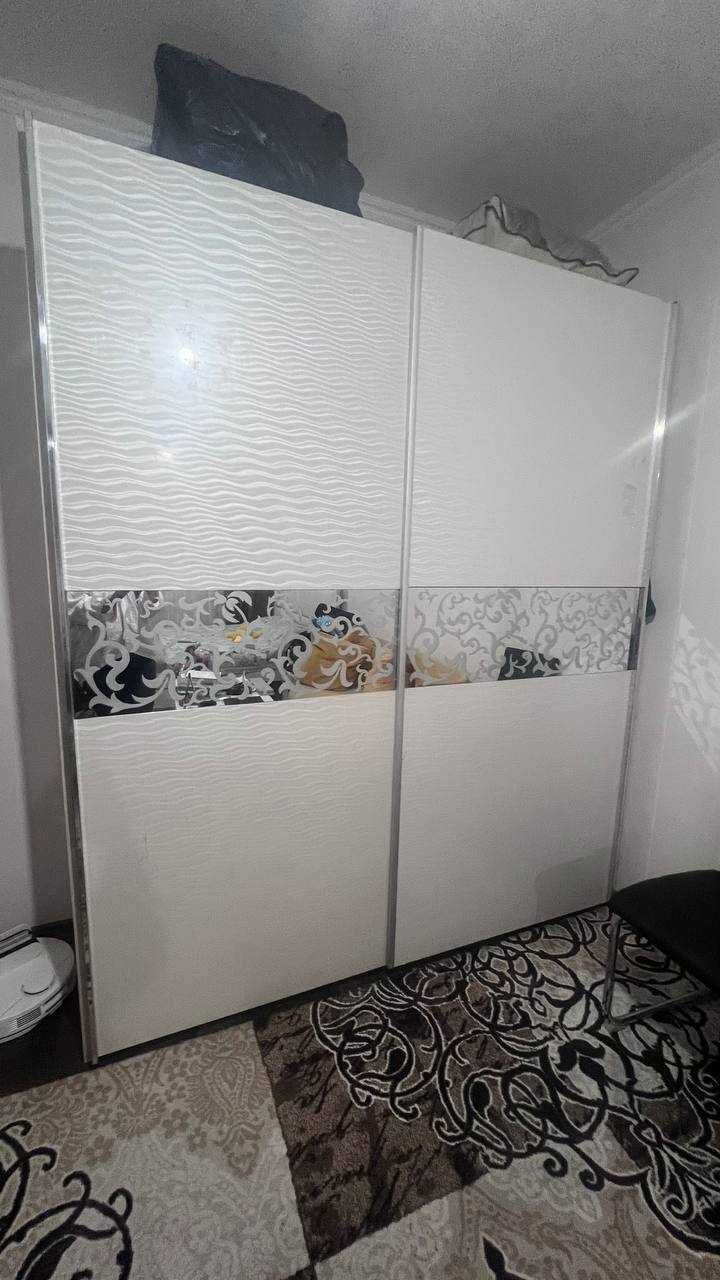 Продается спальный гарнитур