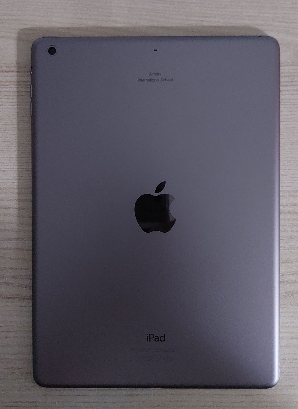 Продам iPad Air.