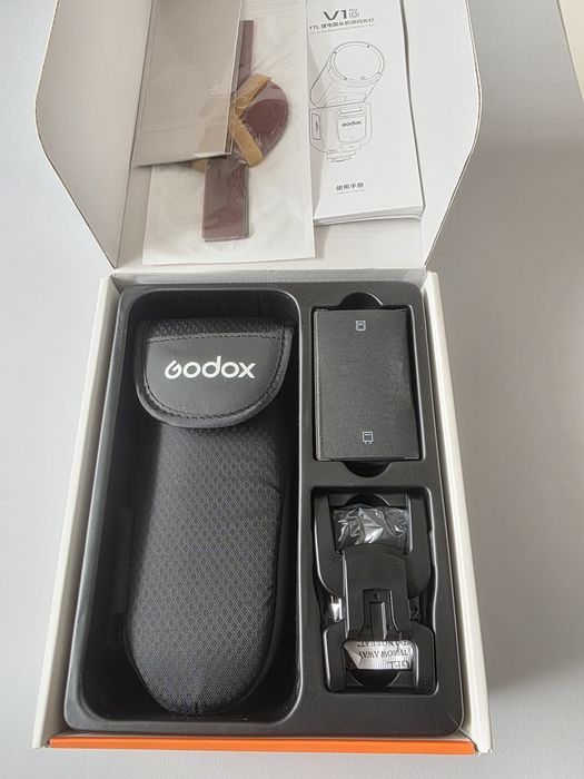 Светкавица GODOX V1Pro-O за Olympus / Panasonic