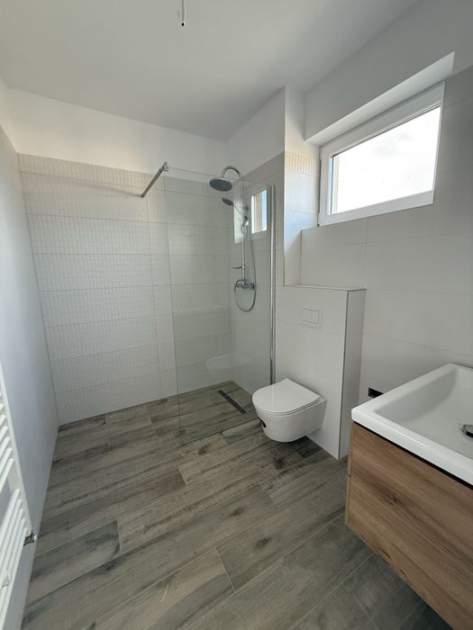 Casa de vanzare, 125mp utili, 3 dormitoare, 2 bai, dressing