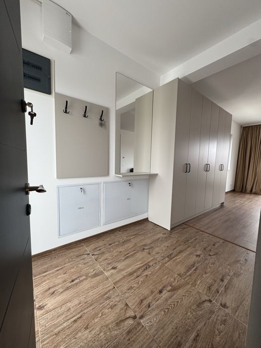 Inchiriez apartament 2 camere in cartierul 23 august